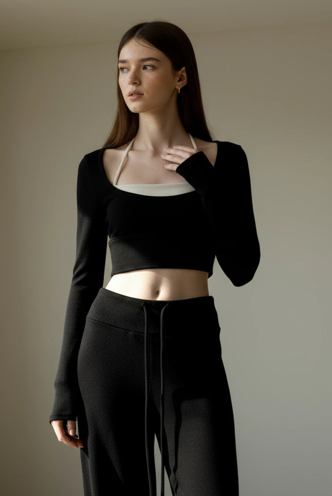 Model is 167cm tall, wears a S