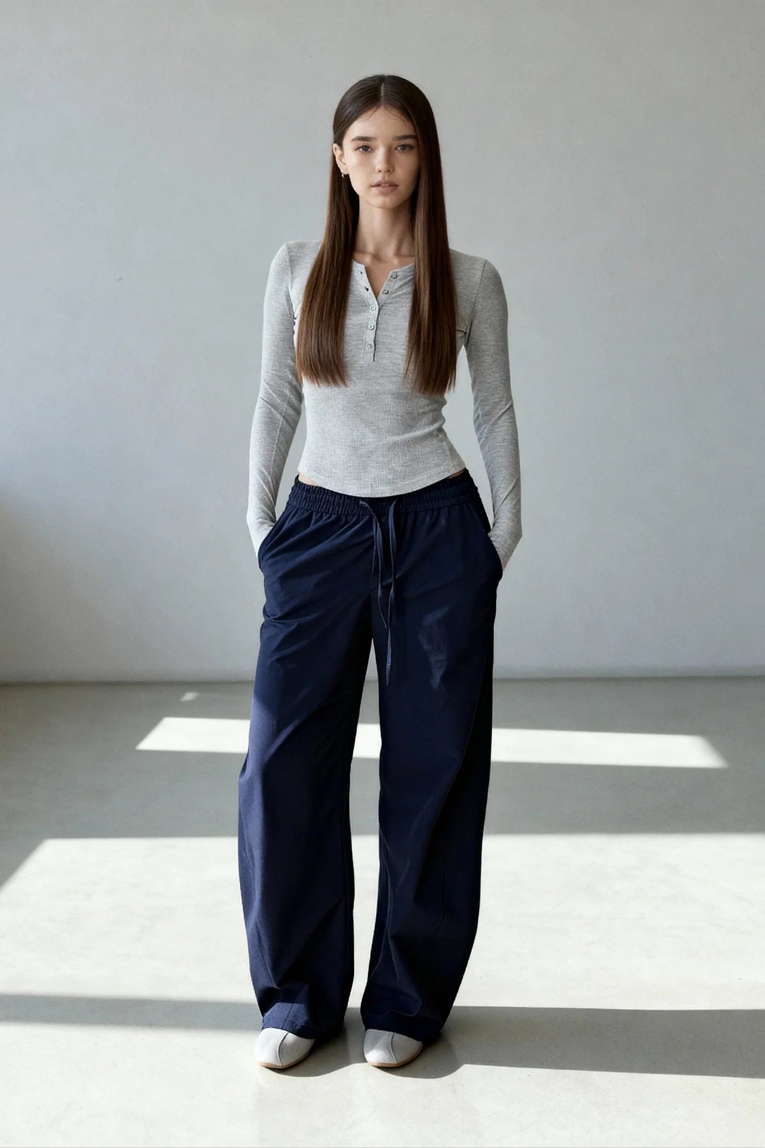 Model is 165cm tall, wears a S