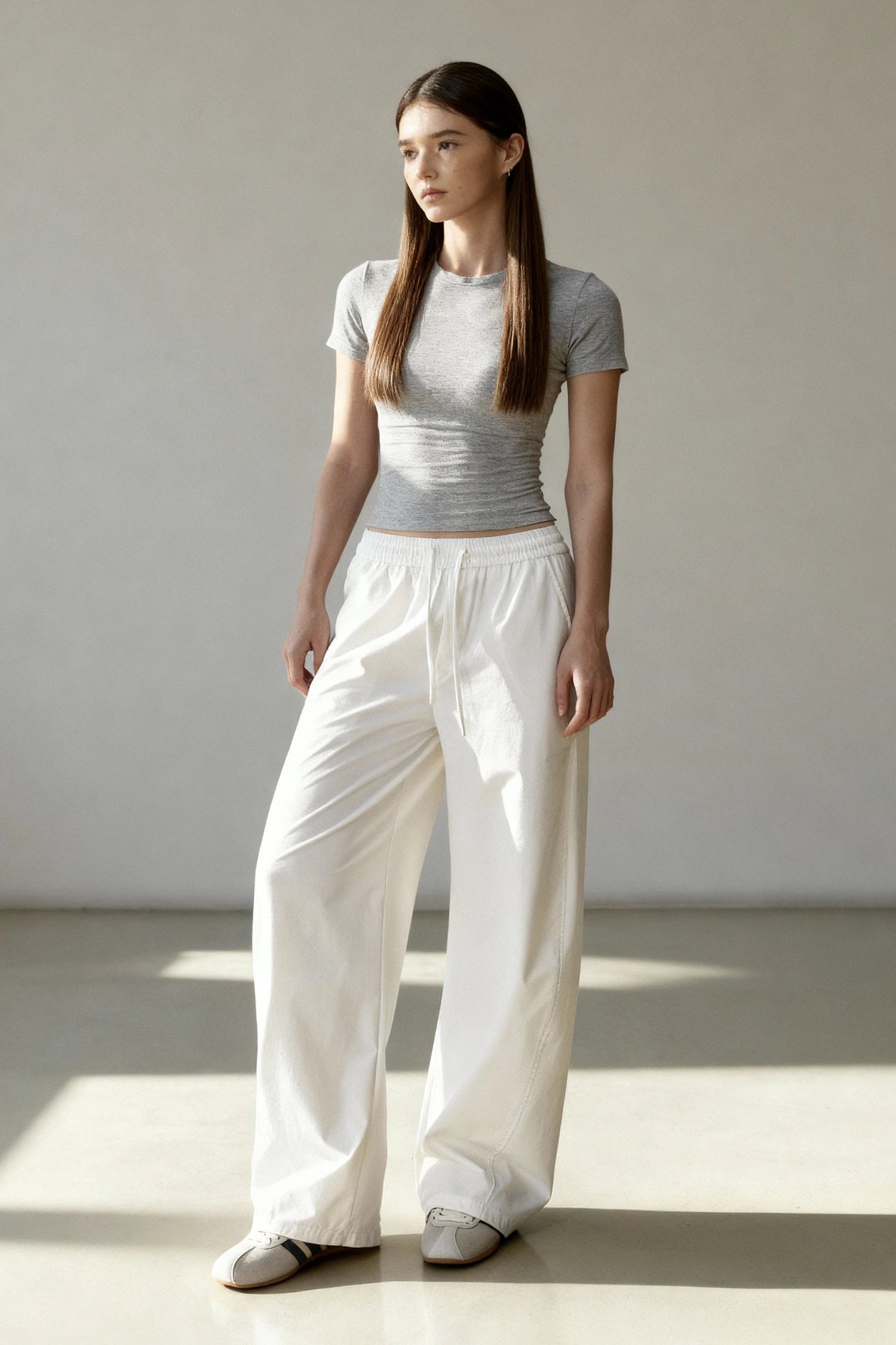 Model is 165cm tall, wears a S