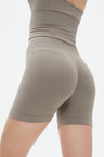 SEAMLESS Scrunch Short 5"