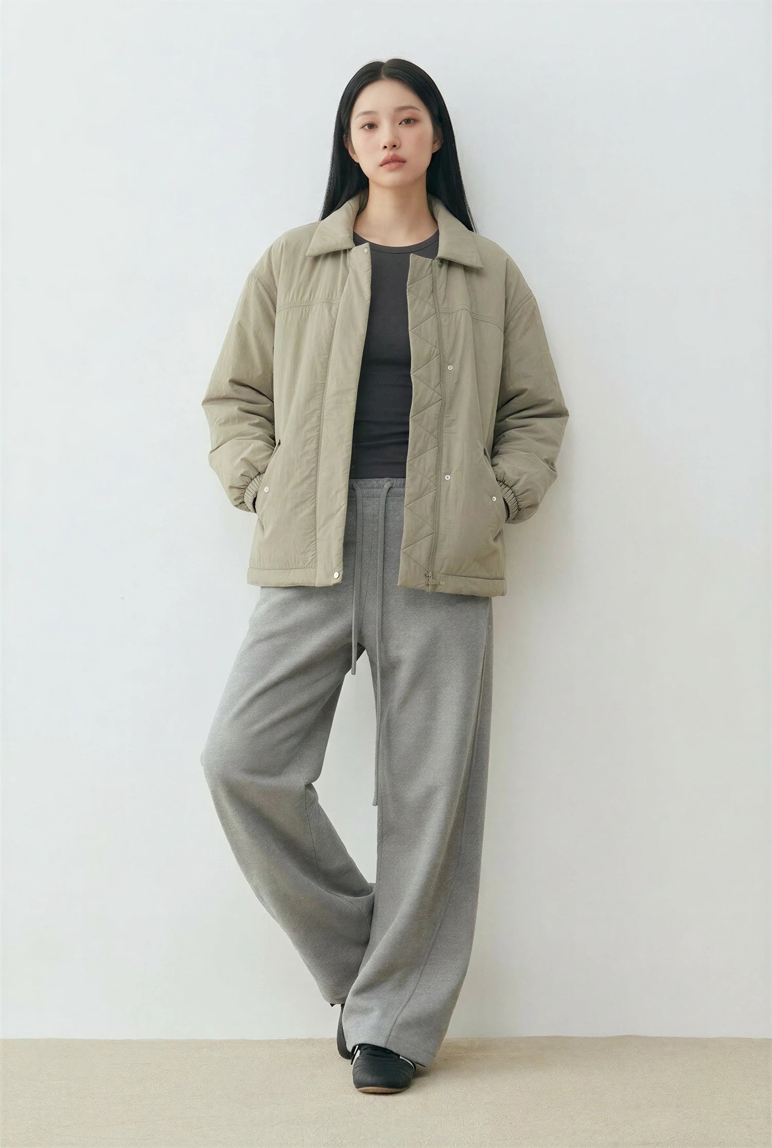 Model is 165cm and wears a size M