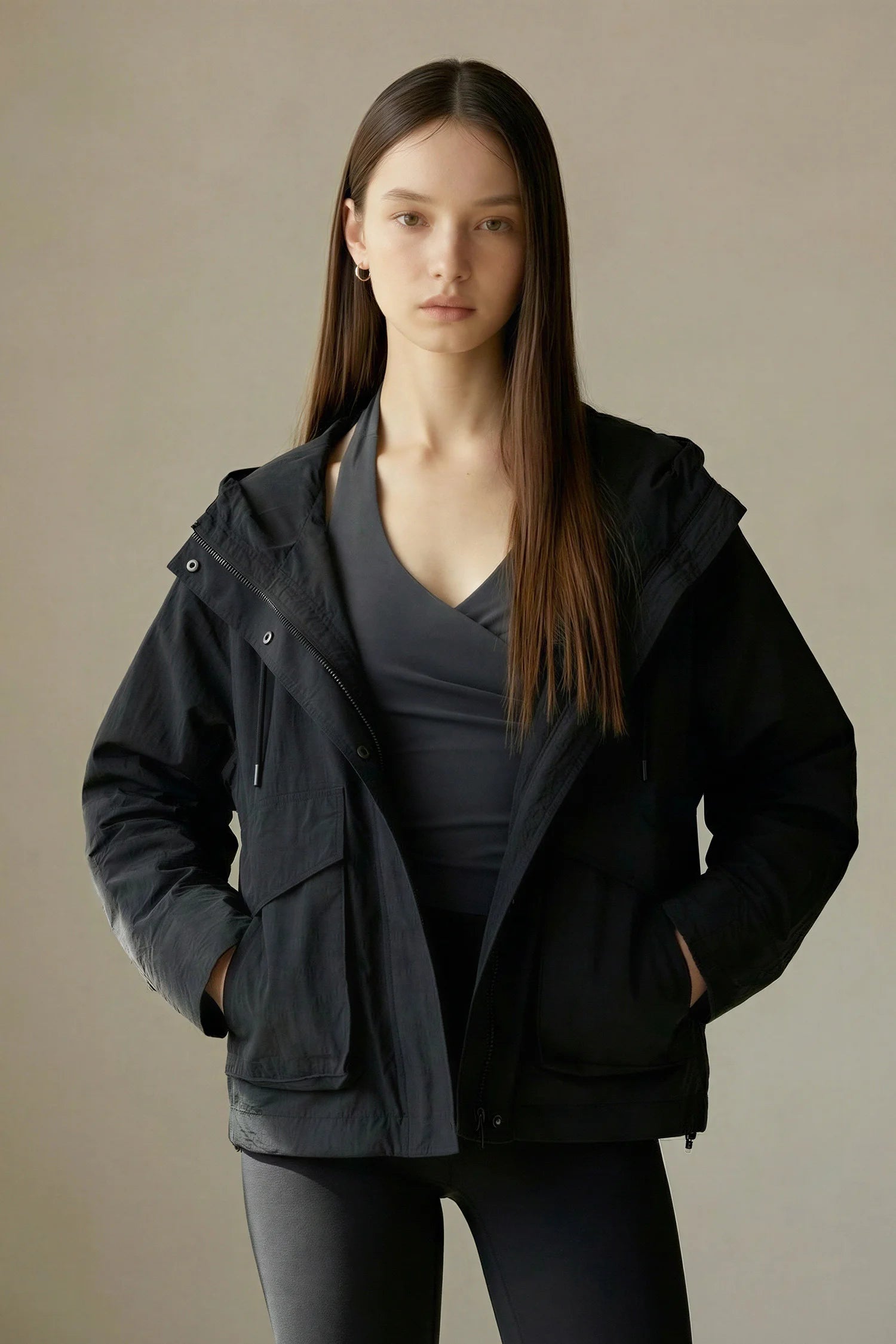 Model is 165cm and wears a size S