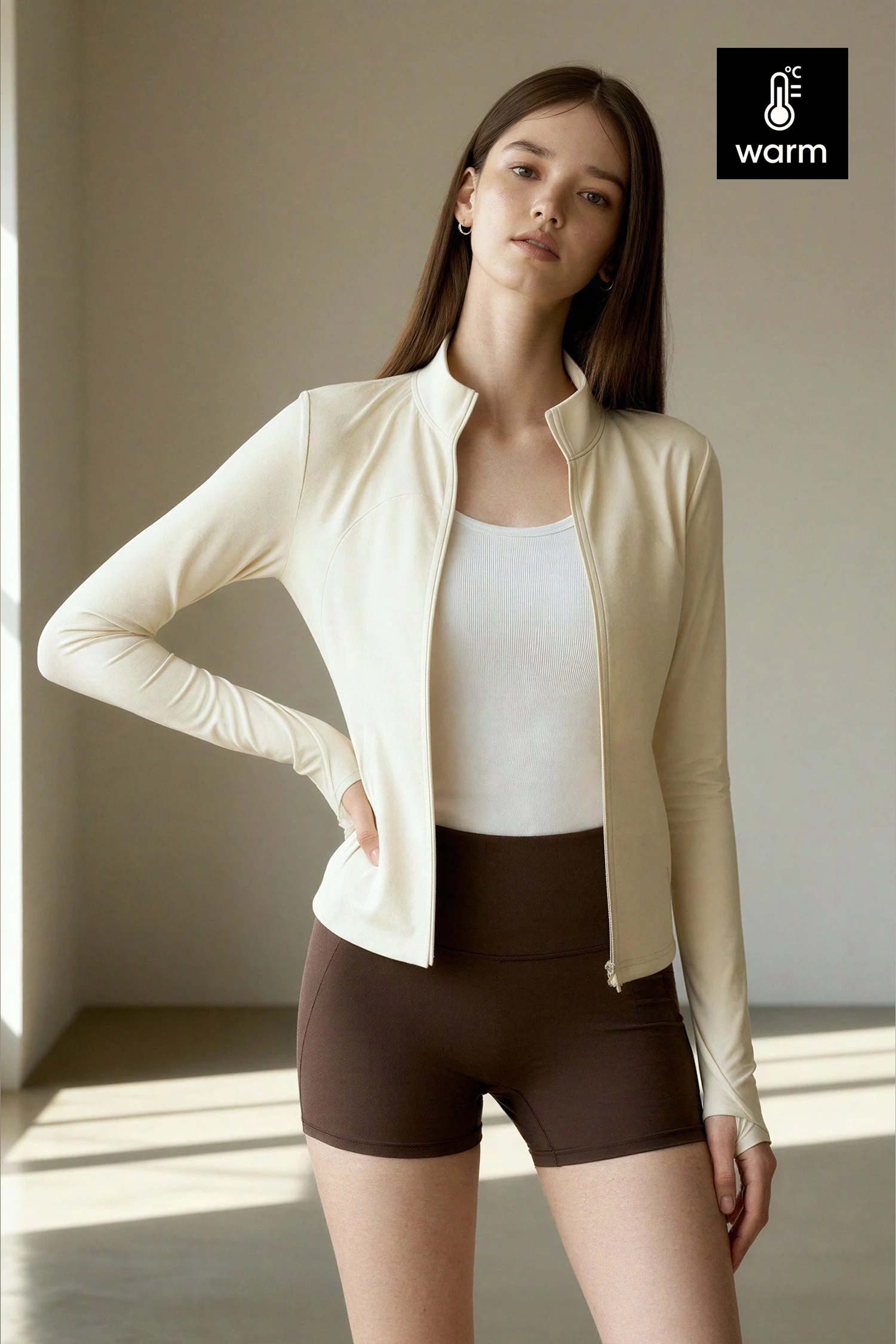 Model is 165cm and wears a size S